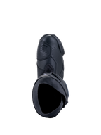 Alpinestars Supertech R laarzen, motorrace-laarzen, zwart zwart, bovenaanzicht met de binnenopening, schakelpad en getextureerd synthetisch bovenwerk, professioneel ontworpen racelaars