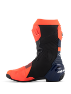 Alpinestars Supertech R Vented MM93 Replica laarzen, motor racelaarzen, fluo rood, donkerblauw en zwart, profielaanzicht binnenzijde, voorzien van geperforeerd microvezel bovenwerk, TPU-beschermingsplaten en een strak prestatiegericht ontwerp.