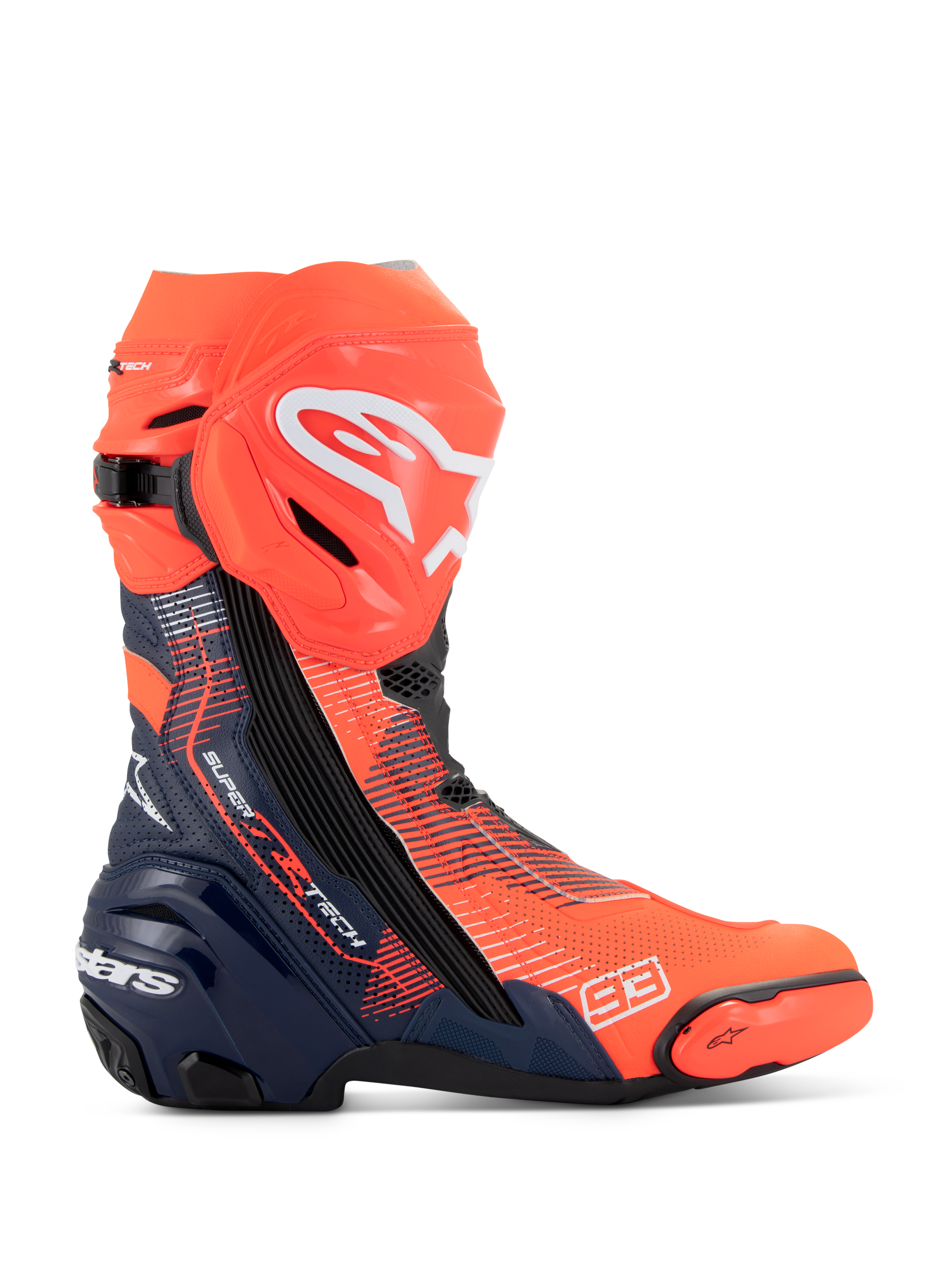 Alpinestars Supertech R Vented MM93 Replica laarzen, motorlaarzen voor racen, fluo rood en donkerblauw met zwarte accenten, voorzien van een geperforeerd bovenwerk van microvezel voor ventilatie, wit Alpinestars-logo op de scheen en nummer 93-branding op de neus.