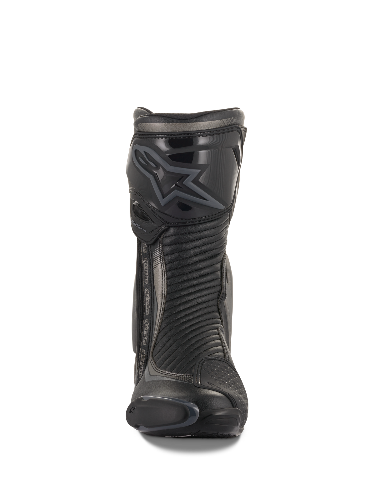 Alpinestars SMX Plus V2 laarzen, race- en sportmotorlaarzen, zwart en donkergrijs, vooraanzicht met een voorgevormde TPU-scheenbeschermer met Alpinestars-logo, accordeon flexpanelen voor beweging en een slank aerodynamisch profiel voor sportieve prestaties.