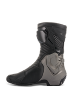 Alpinestars SMX Plus V2 laarzen, race-motorlaarzen, zwart en donkergrijs, zijprofiel met microvezel bovenwerk, accordeon-flexpanelen en grijs Multi-Link Control enkelbeschermingssysteem