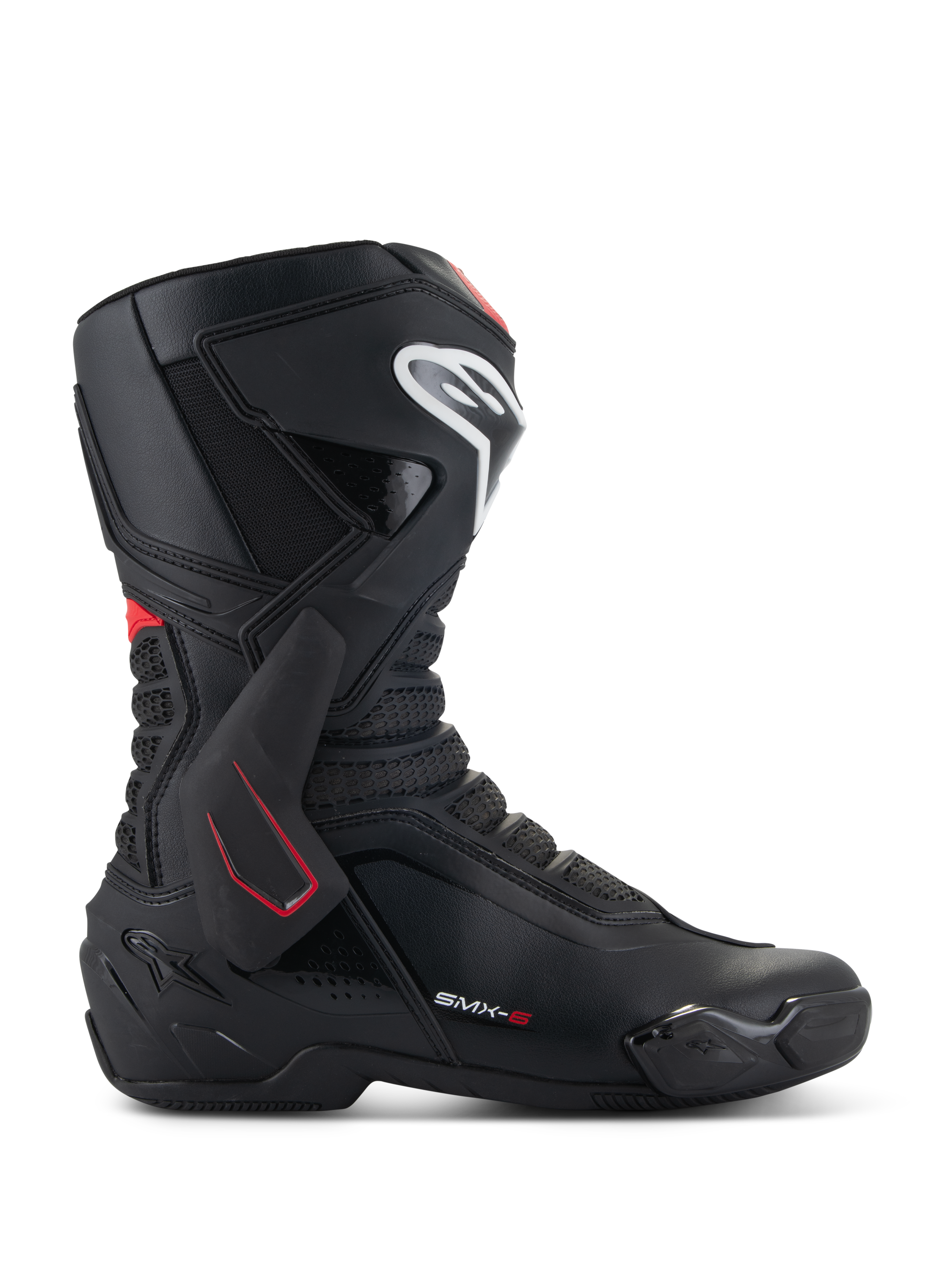 Alpinestars SMX-6 V3 motorlaarzen, racingmotorlaarzen, zwart met witte en rode accenten, zijaanzicht met TPU-enkelbrace, wit logo op het scheenbeen en getextureerde mesh-flexzones, sportief aerodynamisch ontwerp