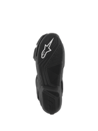 Alpinestars Stella SMX-6 V3 laarzen, onderaanzicht van de zool, zwart lichtgewicht rubbermengsel met getextureerde grip, wit Alpinestars-logo, ontworpen voor circuit- en straatprestaties