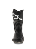Alpinestars SMX S Laarzen, zwarte motorlaarzen, vooraanzicht met het grote witte Alpinestars-logo op de scheenplaat, accordeon-stijl flexpanelen, duurzame microvezelconstructie met beschermende PU-schilden