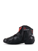 Alpinestars SMX-1 R V2 Vented laarzen, zwart en rood, lage motorschoen, zijprofiel met ritssluiting aan de binnenzijde, geperforeerd microfiber bovenwerk voor ventilatie, rode accenten op de enkel en tong, performance schoeisel voor op de weg
