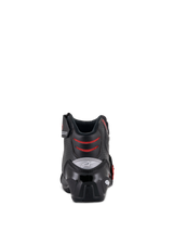 Alpinestars SMX-1 R V2 Vented Boots, laag uitgesneden motorrijlaarzen, zwart en rood, achteraanzicht met de TPU-hielkap en rode mesh flex-zones, performance schoeisel voor weg- en sportgebruik