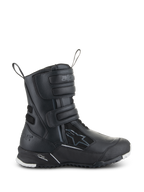Alpinestars Stella RT-7 Touring Drystar dames motorlaarzen, zwarte motor toerlaarzen, zijaanzicht met drie klittenbandsluitingen, waterdicht bovenwerk van microvezel en textiel, versterkte hiel met sterlogo en duurzame profielzool met witte accenten