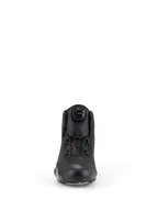 Alpinestars Celer schoenen, motorschoenen, zwart, vooraanzicht met het geïntegreerde Rotor Closure System-draaisysteem, technische microvezelconstructie met een gestroomlijnd profiel en versterkte neus.