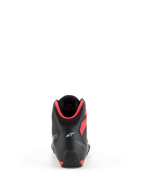 Alpinestars Celer schoenen, motorschoenen, zwart en felrood, achteraanzicht met wit Astar-logo op de hiel en felrode kraagvulling, strak sportief prestatiegericht ontwerp