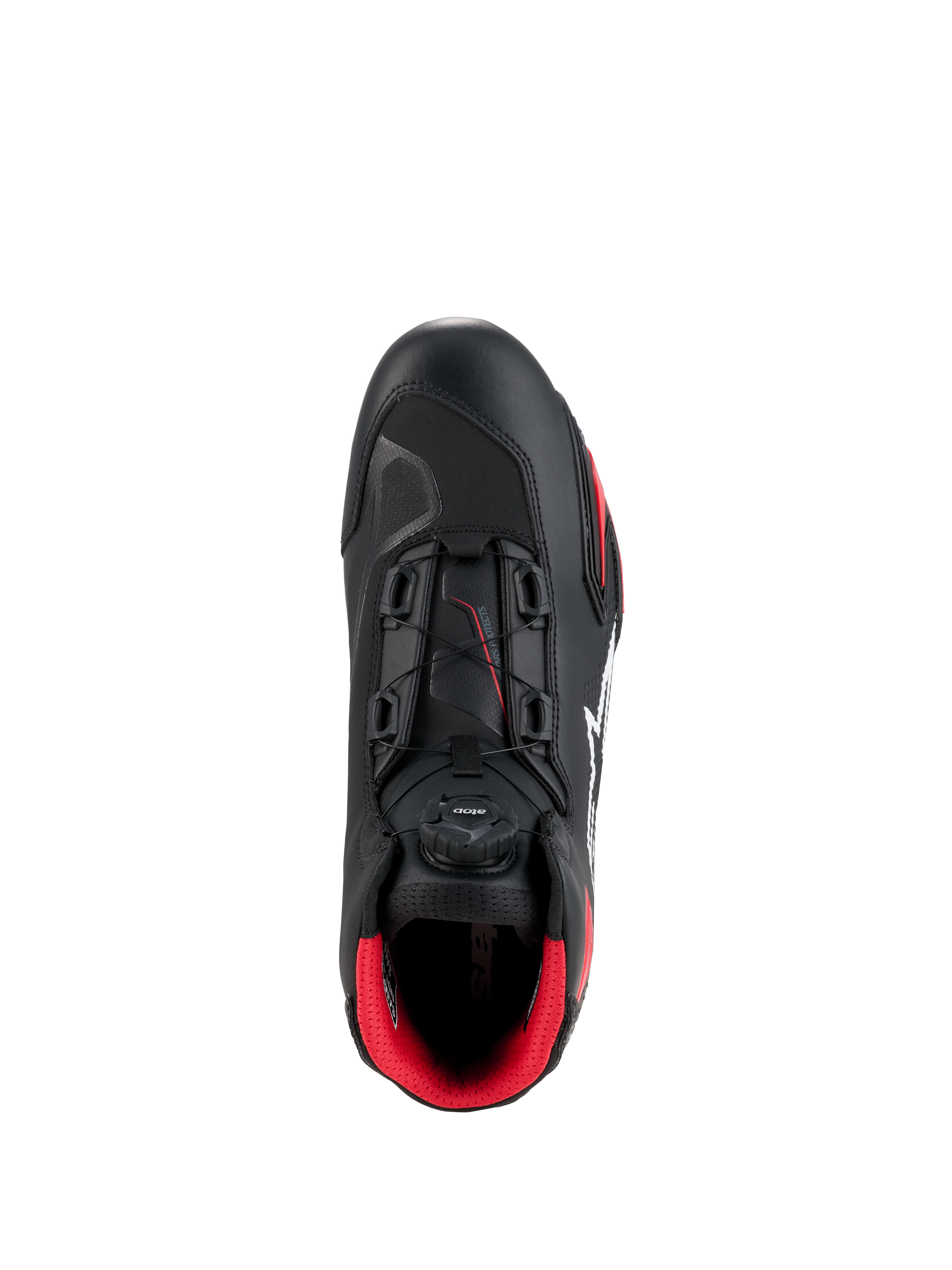 Alpinestars Celer Schoenen, zwart en felrood, bovenaanzicht met de focus op de draaiknop van het Rotor-sluitingssysteem, technische microvezelconstructie en opvallende rode binnenvoering, sportieve motorschoenen