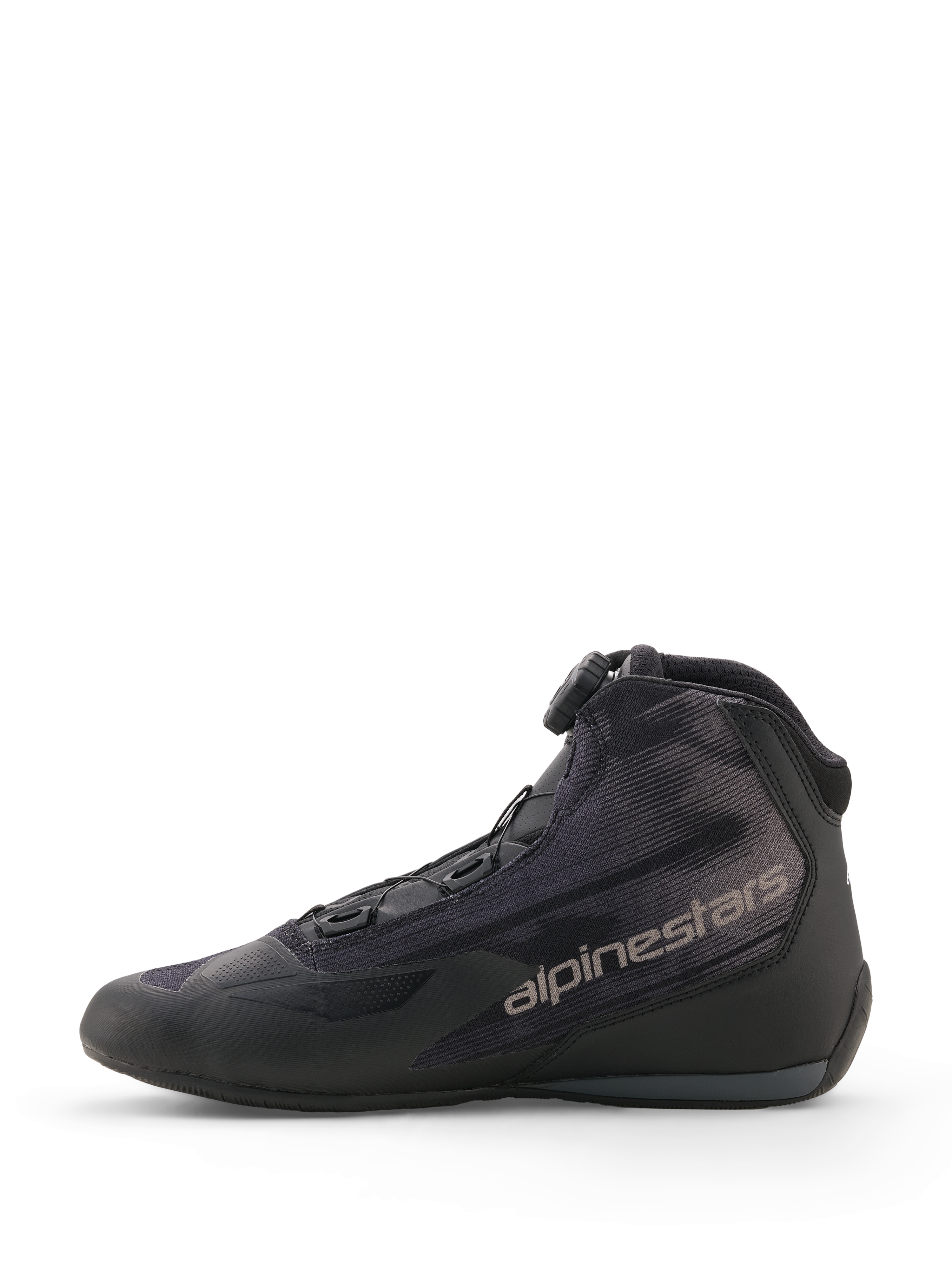 Alpinestars Celer Superair schoenen, zwart en donkergrijs, sportieve motorschoenen, zijaanzicht met bovenwerk van textiel met hoge luchtstroom, Rotor-sluitingssysteem en grijs Alpinestars-logo op de zijkant.