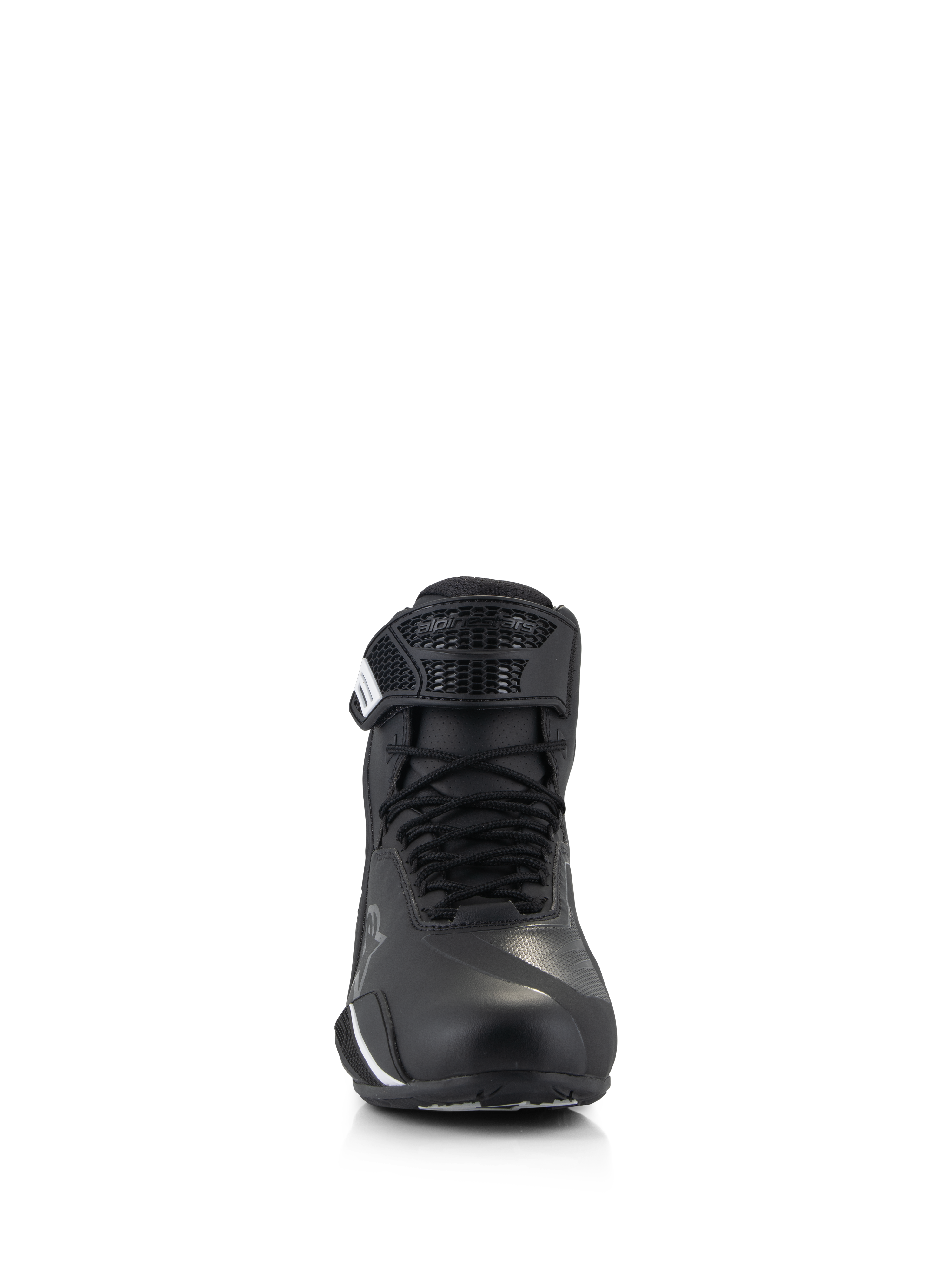 Alpinestars Faster-4 schoenen, motorschoenen, zwart, vooraanzicht met traditionele vetersluiting en klittenbandsluiting, geavanceerd bovenwerk van microvezel met beschermende verstevigingen, gestroomlijnd en technisch schoeisel voor op de weg