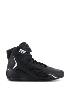 Alpinestars Faster-4 schoenen, zwarte hoge motorschoen, zijprofiel, zwart met witte accenten, vetersluiting met klittenbandstrip, sportief ontwerp met gevoerde kraag en TPU-bescherming