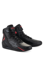 Alpinestars Stella Faster-4 schoenen, motorrijschoenen voor dames, zwart en Diva Pink, technisch high-top ontwerp met vetersluiting en verstelbare band, voorzien van het Alpinestars-logo en levendige roze accenten, strakke beschermende motorschoenen voor op de weg