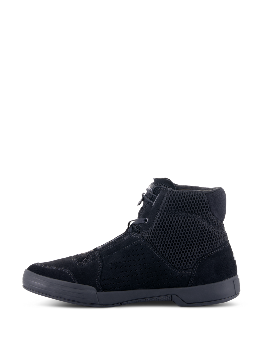 Alpinestars Chrome Air schoen, stedelijke motorschoen, zwart/zwart, zijaanzicht, high-top sneaker ontwerp met ademend mesh en gespleten suède constructie, platte rubberen zool
