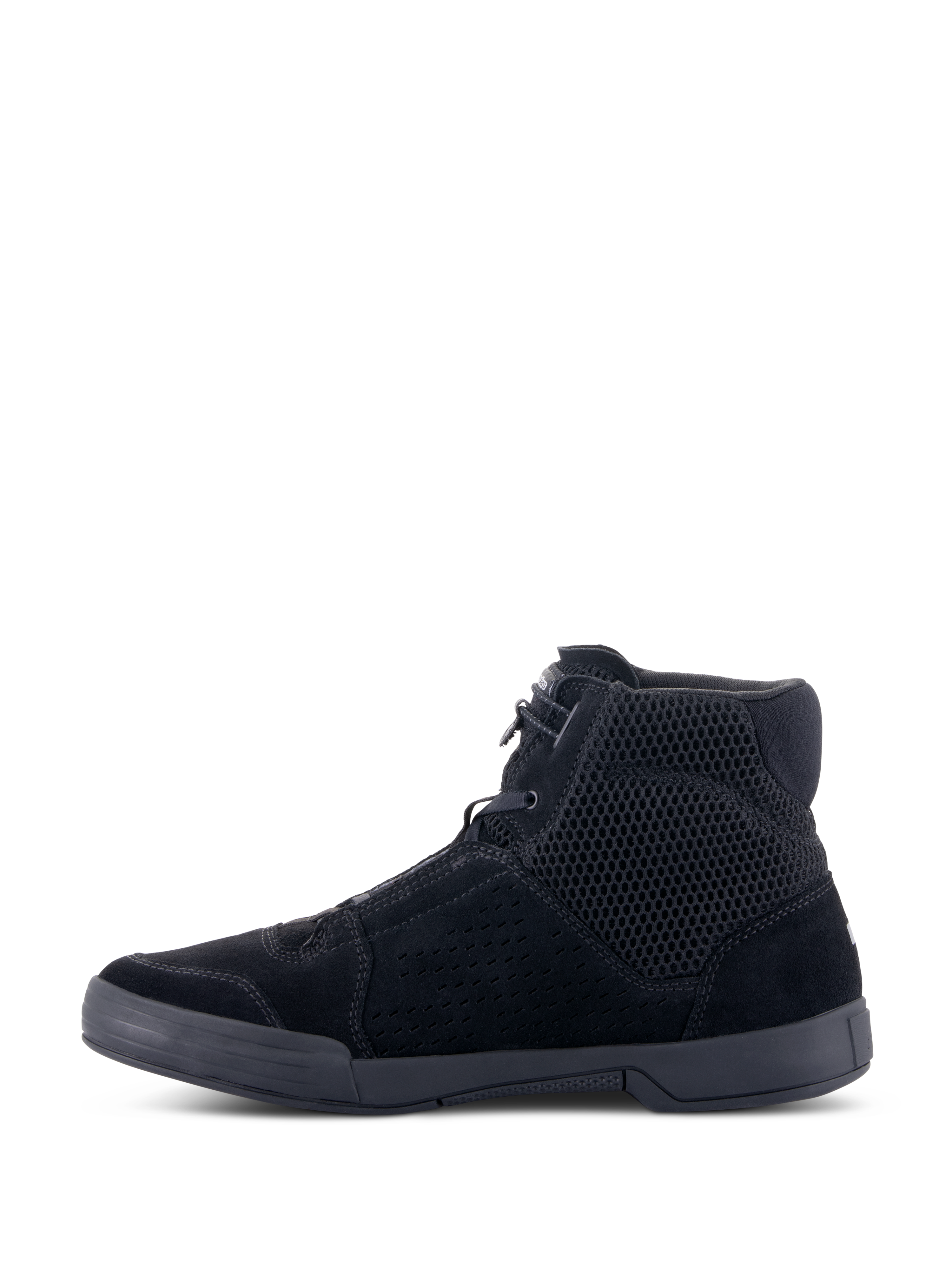 Alpinestars Chrome Air schoen, stedelijke motorschoen, zwart/zwart, zijaanzicht, high-top sneaker ontwerp met ademend mesh en gespleten suède constructie, platte rubberen zool