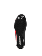 Alpinestars Sektor schoen, motorschoenen, zwart, wit en fluo rood, onderaanzicht met getextureerde rubberen zool met witte logo's en rode accenten, lichtgewicht ontwerp voor motorrijden op de weg