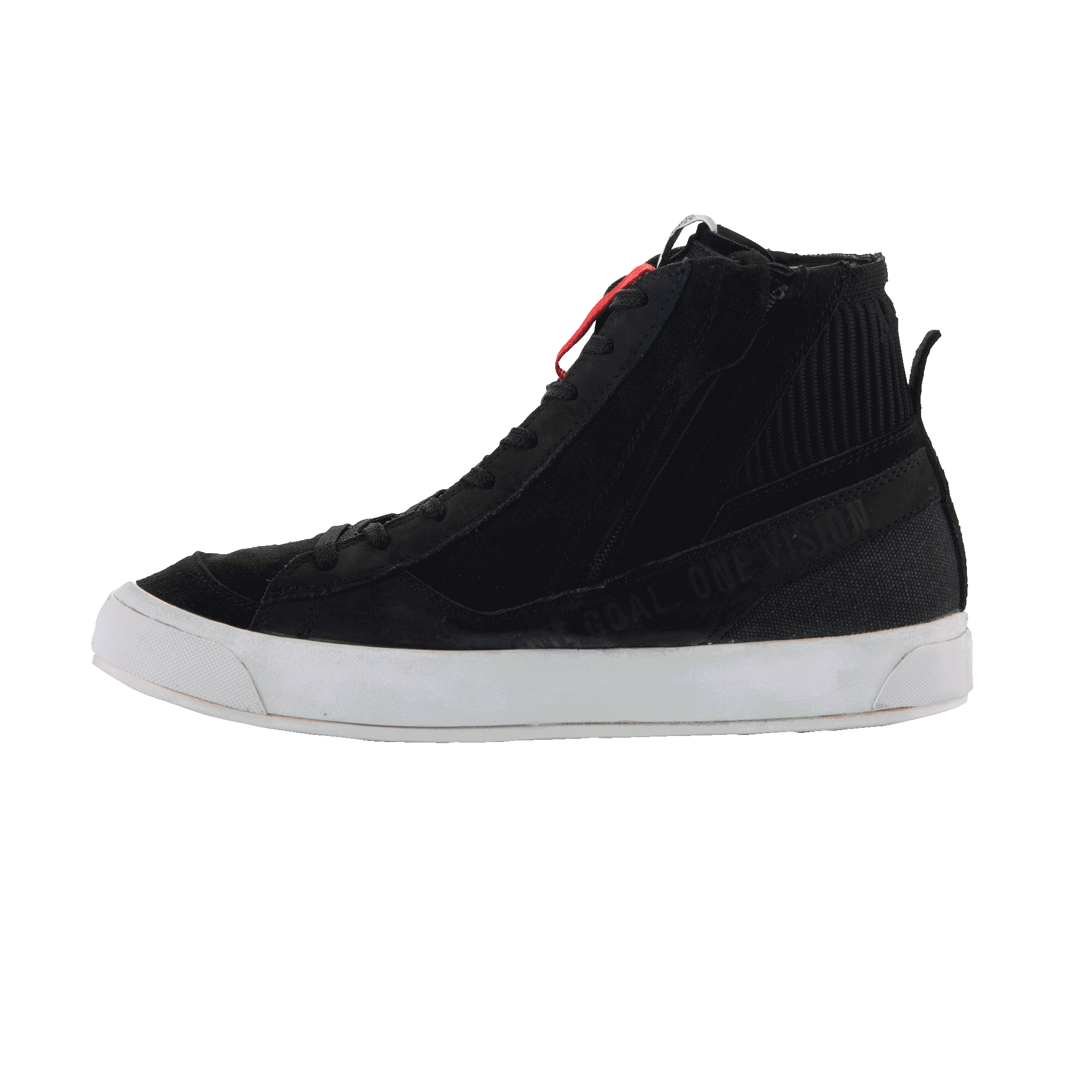 Alpinestars Stated Schoenen, zwarte urban motorschoenen, high-top sneaker-ontwerp met een witte gevulkaniseerde zool, bovenwerk van zwart suède en canvas, rood accent op de tong en 'One Goal One Vision' tekst aan de zijkant