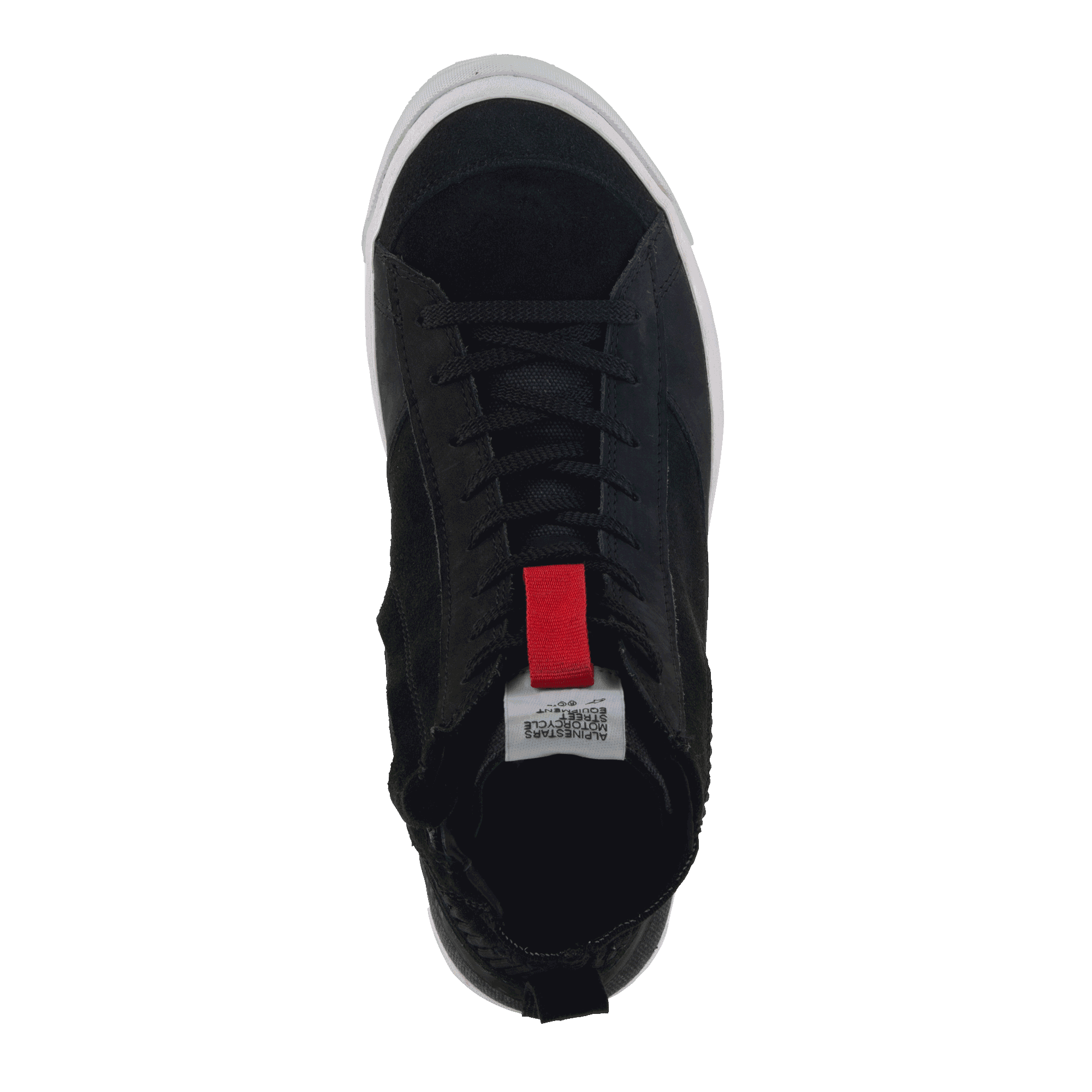 Alpinestars Stated Shoes, stedelijke motorrijschoenen, zwart, bovenaanzicht met zwarte veters, een rode treklus op de tong en een witte gevulkaniseerde zoolrand, minimalistisch op skate geïnspireerd ontwerp voor rijden op de weg