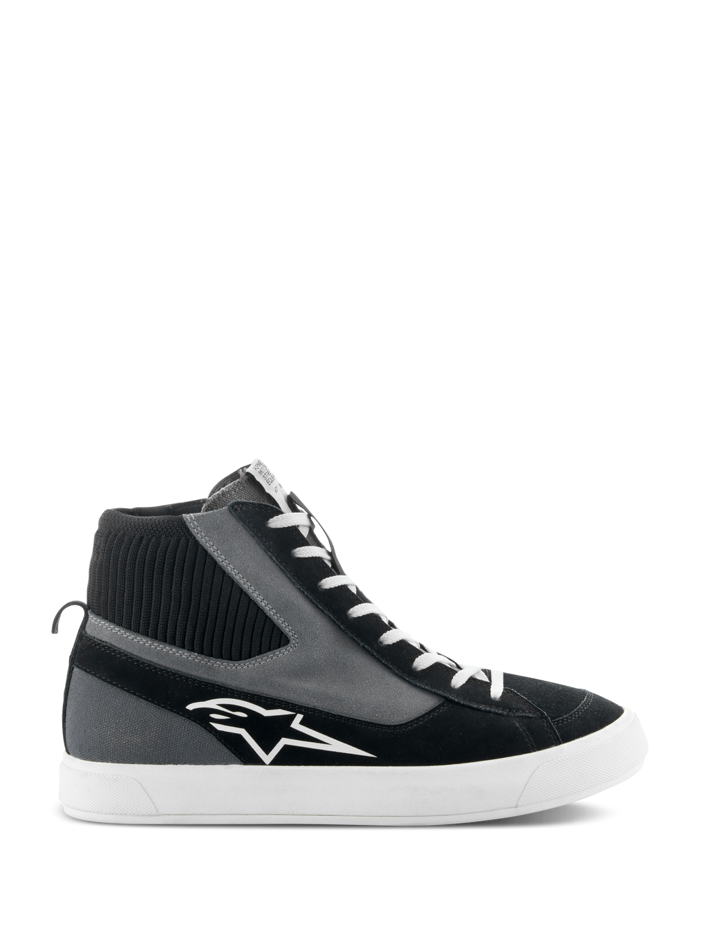 Alpinestars Stated Shoes, hoge motorrijschoenen, zwart, grijs en wit, voorzien van een wit sterlogo, witte gevulkaniseerde rubberen zool, geribbelde gebreide enkelkraag en witte veters, urban streetstyle