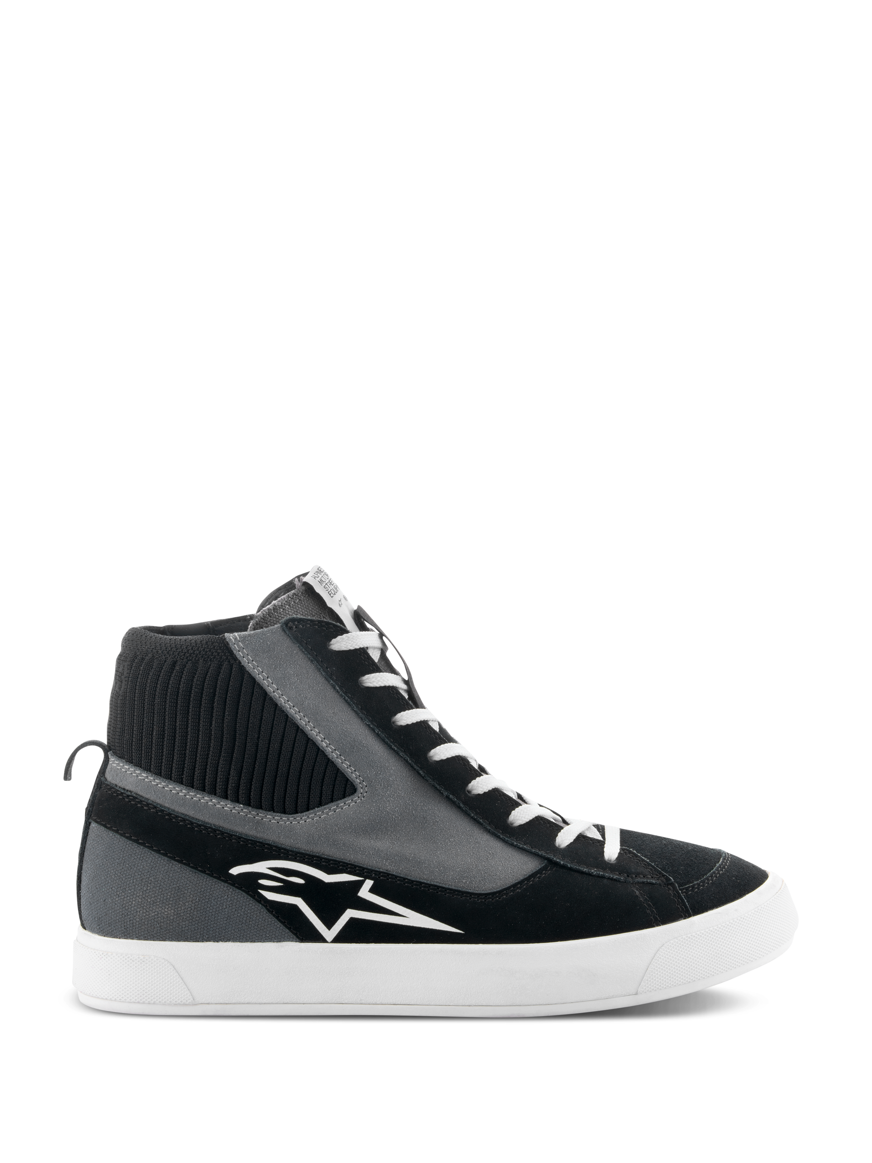 Alpinestars Stated Shoes, hoge motorrijschoenen, zwart, grijs en wit, voorzien van een wit sterlogo, witte gevulkaniseerde rubberen zool, geribbelde gebreide enkelkraag en witte veters, urban streetstyle