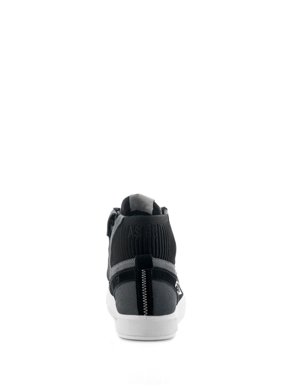 Alpinestars Stated Shoes, urban motorschoenen, Black Gray White, achteraanzicht met witte gevulkaniseerde zool, grijs suède en canvas bovenwerk, zwarte gebreide enkelkraag met "AST63" branding en verticaal wit zigzagstiksel op de hiel.