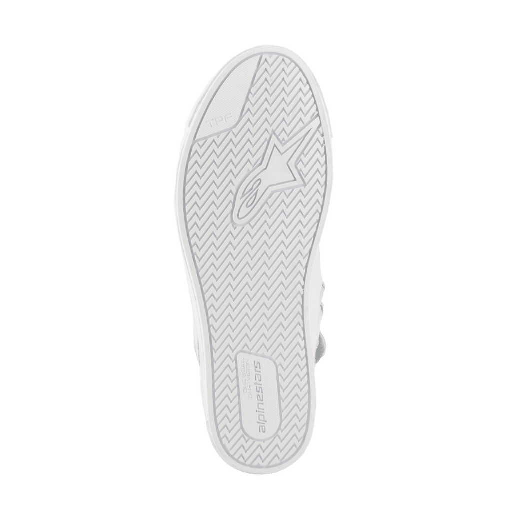 Alpinestars Stated schoenen, urban motorschoenen, White Cool Gray, onderaanzicht van de gevulkaniseerde rubberen zool, met een visgraat tractiepatroon, Alpinestars-branding en TPF-logo (Transversal Protection Frame) voor grip en veiligheid