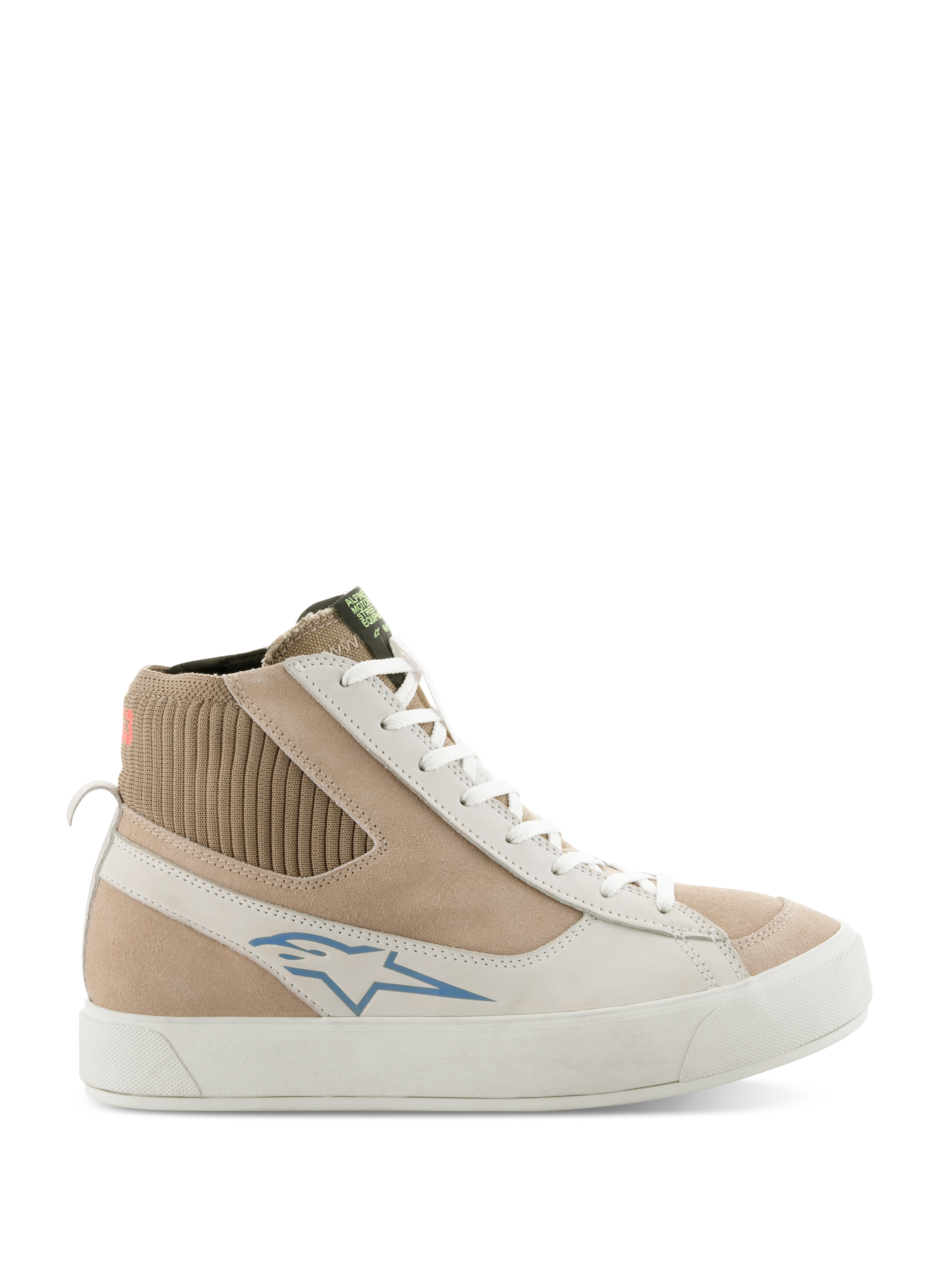 Alpinestars Stella Stated Podium damesschoenen, hoge motorsneakers, wit en lichtgrijs, beige suède en leren bovenwerk, blauw Alpinestars logo, geribbelde gebreide enkelkraag, dikke witte gevulkaniseerde zool, retro skate-stijl