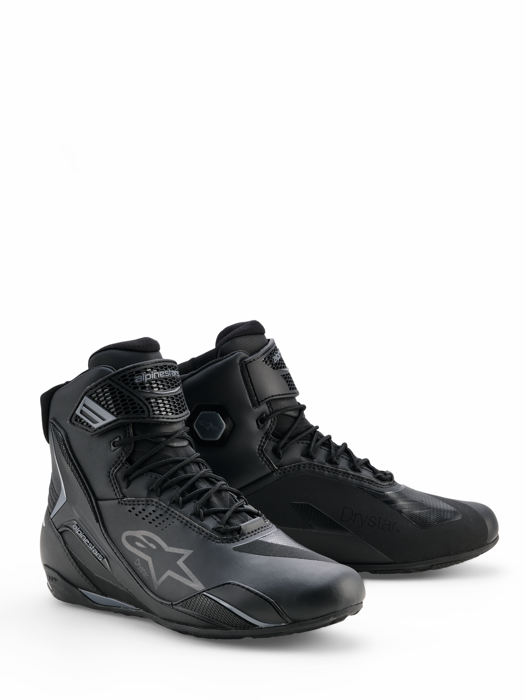 Alpinestars Faster-4 Drystar® schoenen, Black Cool Gray motorrijschoenen, hoog model met vetersluiting en verstelbare enkelband, voorzien van het iconische ster-logo en Drystar-branding, duurzaam en waterdicht sportief schoeisel
