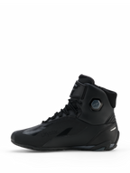 Alpinestars Faster-4 Drystar® schoenen, motorschoenen, Black Cool Gray, zijaanzicht met naadloze microvezelconstructie, waterdichte Drystar-branding, vetersluiting met enkelband en geïntegreerde beschermende enkelstructuur.