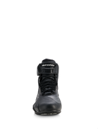 Alpinestars Stella Faster-4 Drystar® damesschoenen, motorschoenen, zwart met zilveren accenten, vooraanzicht met vetersluiting en enkelband met klittenband en merklogo, gestroomlijnd waterdicht ontwerp voor sport- en weggebruik