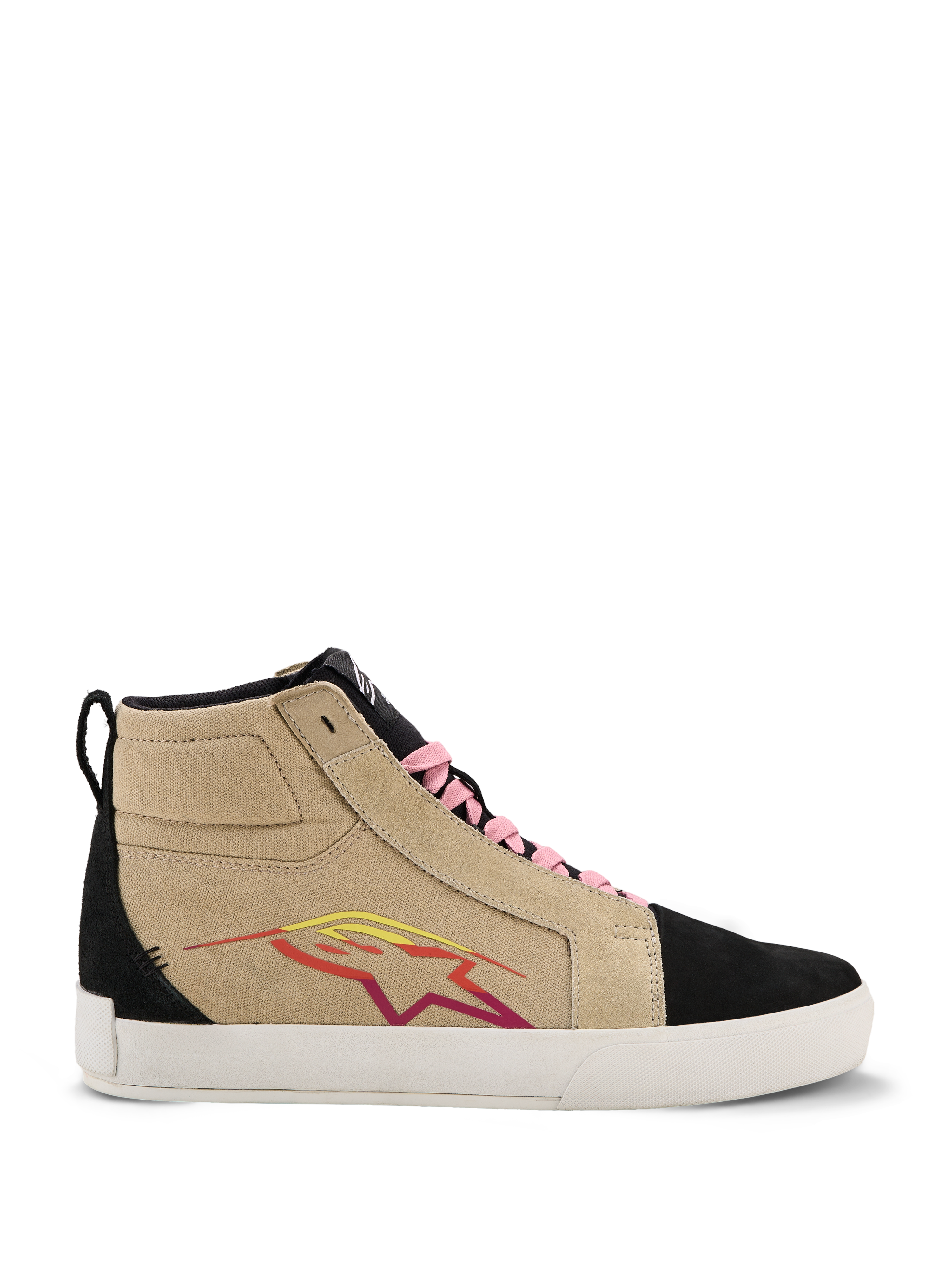 Alpinestars Ride-63 Canvas Shoes, hoge sneakers, beige en zwart, roze veters, witte zool, meerkleurig sterlogo in rood en geel, suède-achtige textuur, casual motorsport-geïnspireerd schoeisel