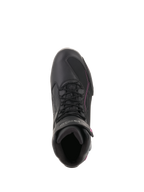 Alpinestars Stella Faster-3 Drystar® damesschoenen, waterdichte motorschoenen, zwart donkergrijs fuchsia, bovenaanzicht met vetersluiting en klittenbandsluiting, gestroomlijnd beschermend schoeisel voor stedelijk rijden.