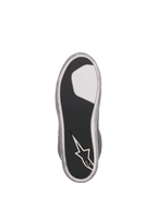 Alpinestars J-6 Waterproof damesschoenen, onderaanzicht zool, zwarte rubberen zool met textuur, witte inzet en Alpinestars sterlogo op de hiel, zilvergrijze rand, duurzaam ontwerp voor grip
