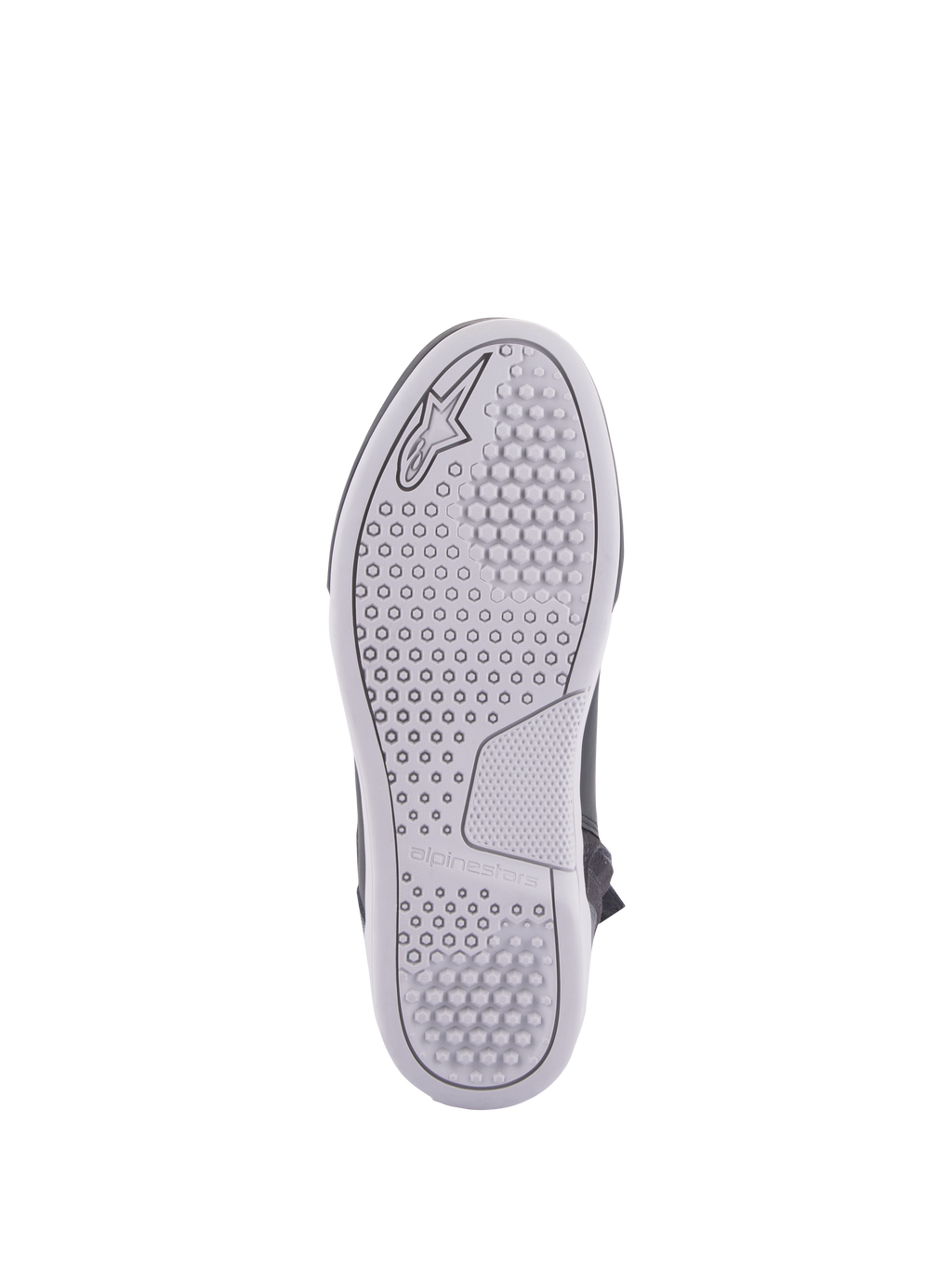 Alpinestars Chrome Drystar® schoenen, urban motorschoenen, onderaanzicht van de zool, lichtgrijze rubberen zool met zeshoekige en ronde grippatronen, Alpinestars-logo en merknaam in reliëf