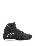 Alpinestars Stella Sektor Waterproof damesschoenen, hoge motorschoen, zwart en zilver, zijprofiel met een lichtgewicht microvezel chassis, wit Astars-logo en een veilige veter- en klittenbandsluiting