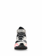 Alpinestars CR-X Drystar® dames motorschoenen, motorschoenen voor dames, wit, middengrijs, zwart en Diva Pink, vooraanzicht met grijze veters en enkelband met logo, sportief ontwerp met roze accenten op de zool, waterdicht schoeisel voor motorrijders