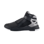 Alpinestars Speedflight Street Shoes, urban motorschoenen, Zwart en Gun Metal, zijaanzicht met mesh bovenwerk, TPU-verstevigingen en een zijdelingse bandsluiting, sportief op sneakers geïnspireerd ontwerp
