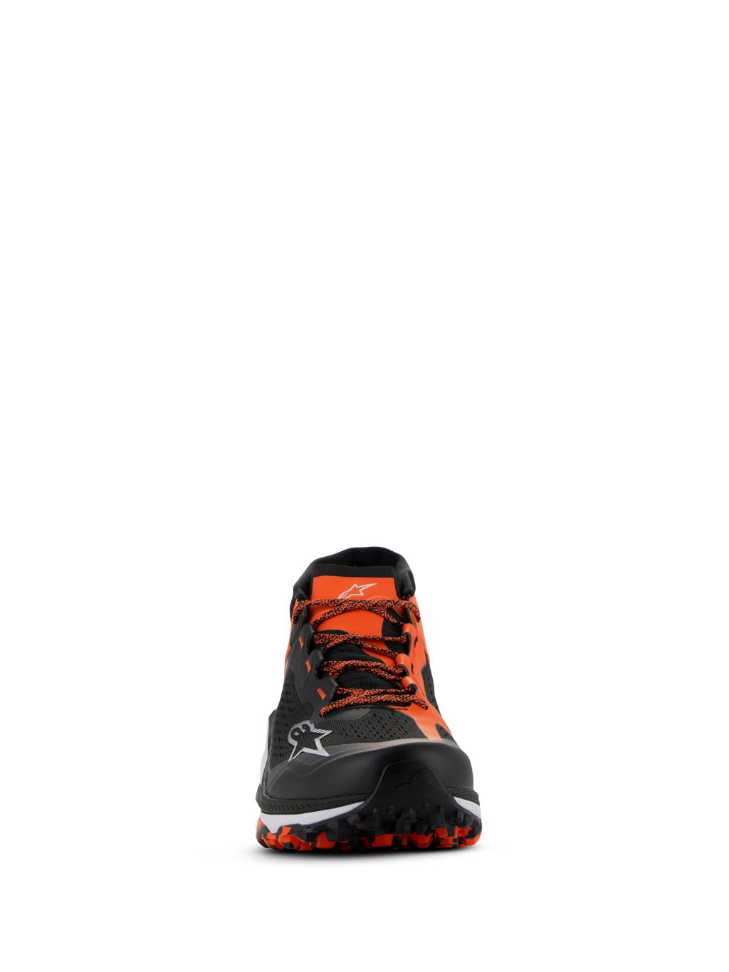 Alpinestars Meta XR V2 schoenen, zwart oranje wit, vooraanzicht met bovenwerk van technisch mesh, oranje veters en robuuste oliebestendige rubberen zool met zichtbaar profiel, sportieve vrijetijdsschoenen