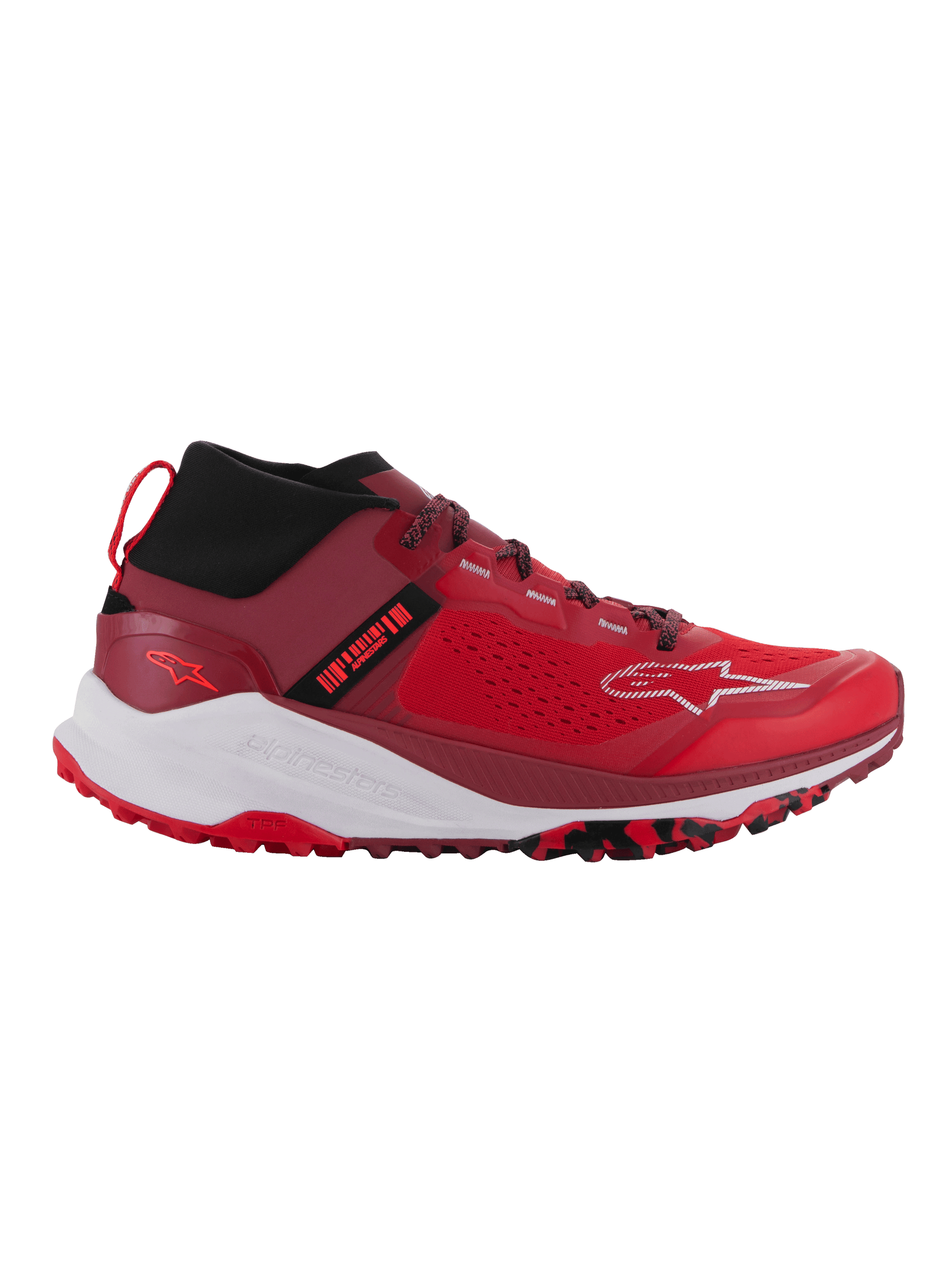 Alpinestars Meta XR V2 schoenen, sportieve vrijetijdsschoenen, helderrood en donkerrood met witte accenten, voorzien van een mesh bovenwerk uit één stuk, zwarte elastische kraag, dikke witte tussenzool en robuuste rode buitenzool met zwarte camouflagepatronen