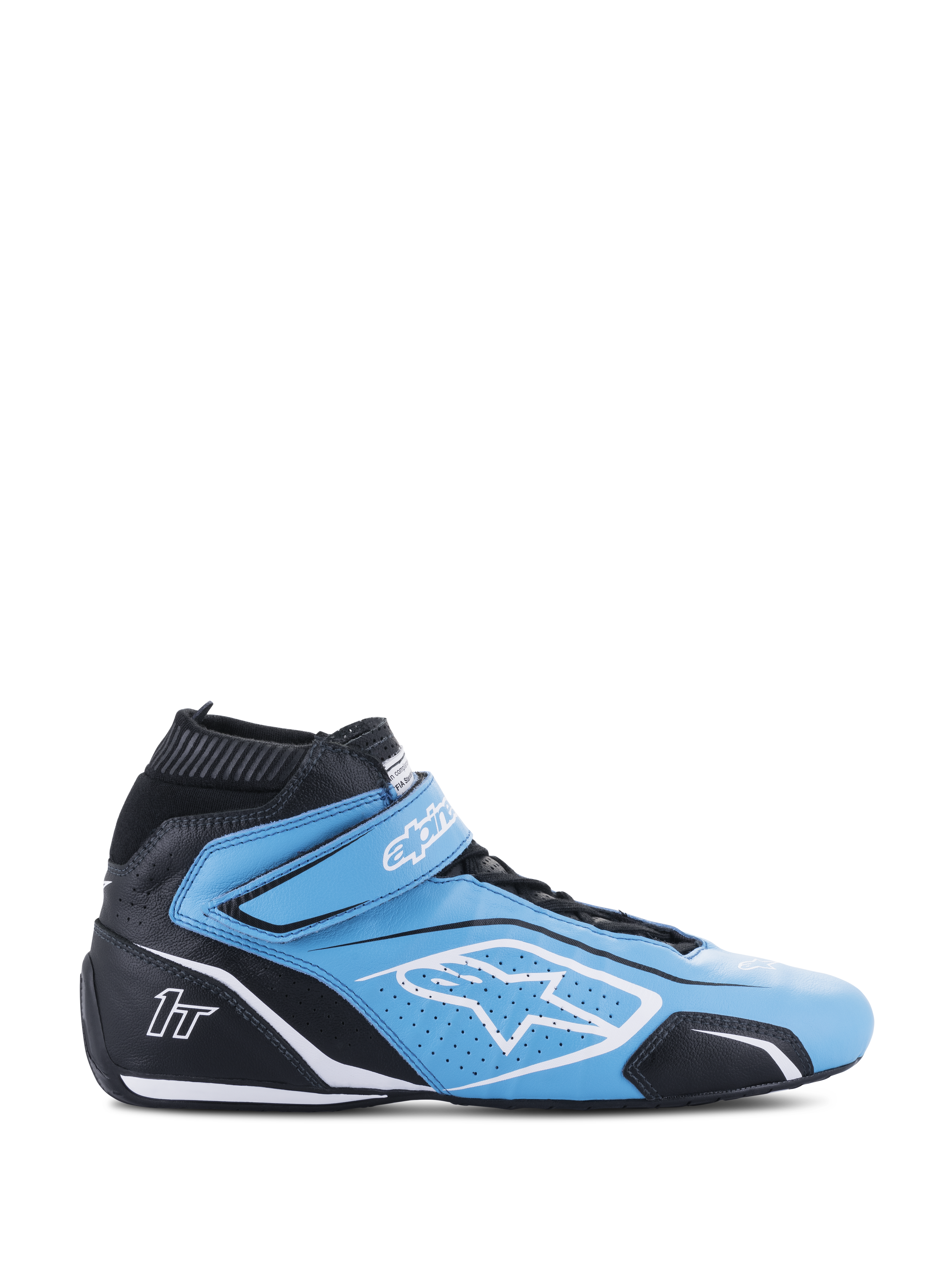 Alpinestars Tech-1 T V3 schoenen FIA, autosportschoen met hoge schacht, lichtblauw en zwart met witte accenten, zijaanzicht met klittenbandsluiting, wit sterlogo, geperforeerde lederen constructie en een dunne performance-buitenzool