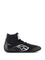 Alpinestars Supertech schoenen, FIA/SFI-gecertificeerde autosportschoenen, zwart met wit Alpinestars sterlogo, hoog model met gebreid bovenwerk en carbonfiber hielkap, professioneel motorsportschoeisel