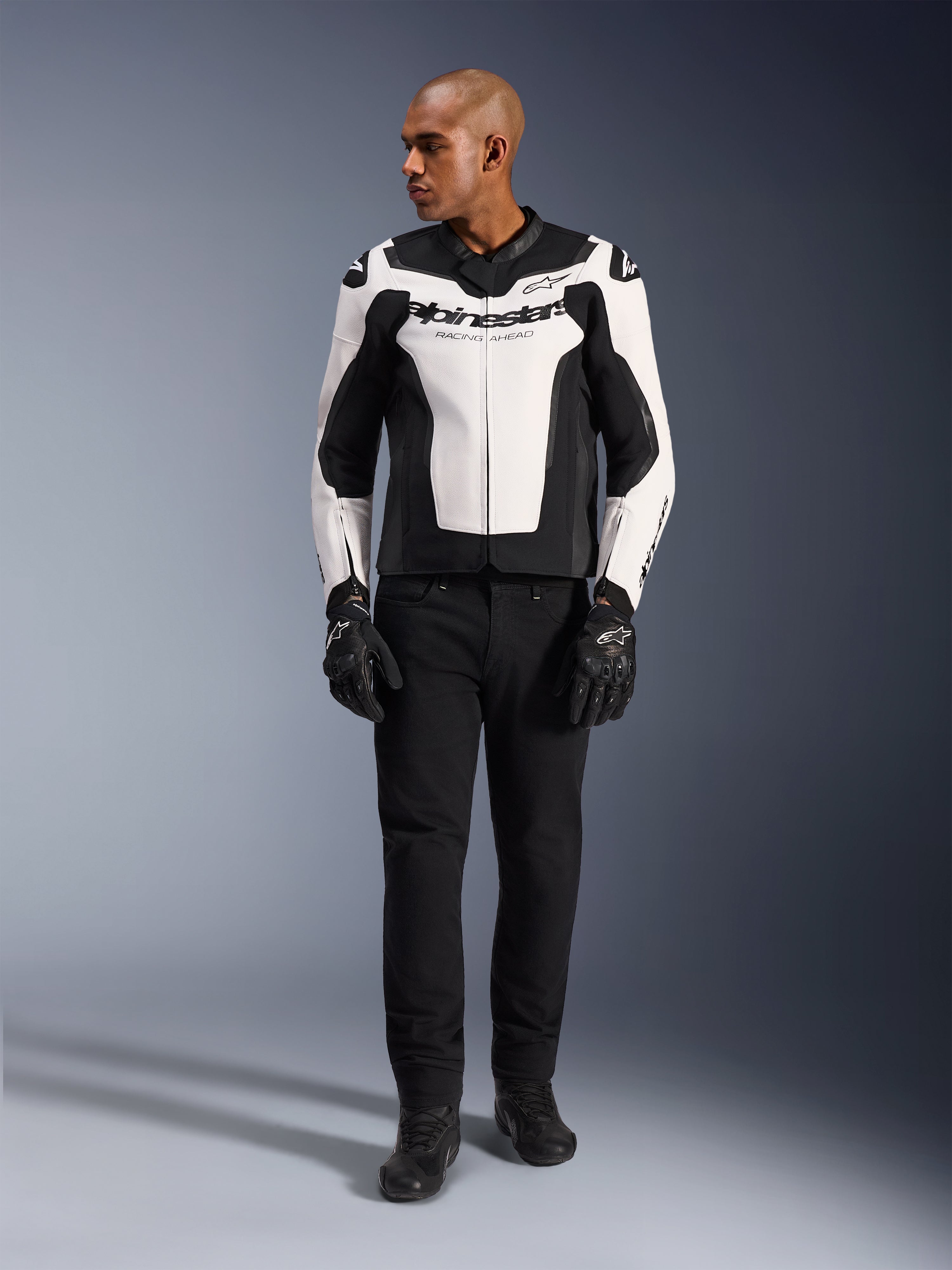 Alpinestars MotoGP PUレザージャケット 黒/白 GP Force V2 Leather - Black Motorcycle Jacket | Alpinestars®