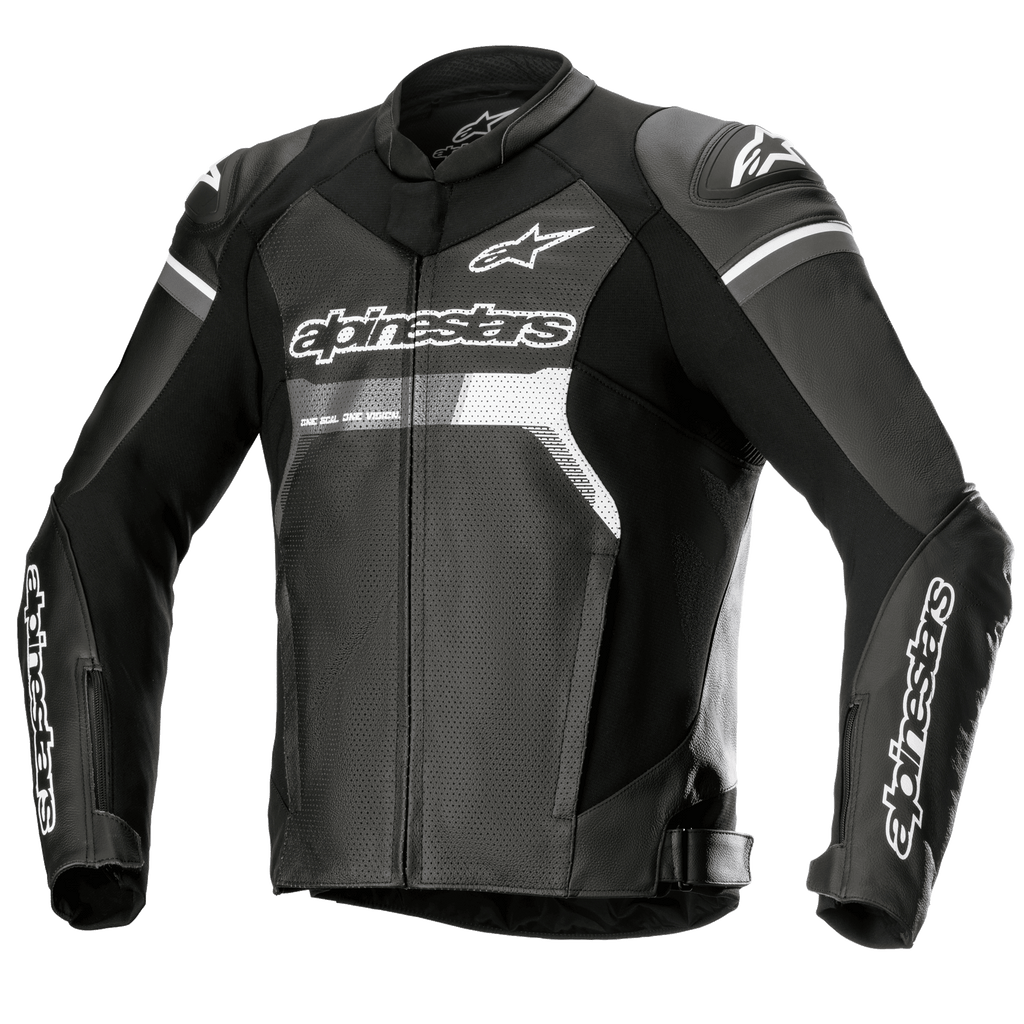 Alpinestars GP Force Airflow leren jas, zwart met witte en grijze accenten, motorracejas, volledig geperforeerd leer op de borst en rug voor ventilatie, externe DFS Lite schoudersliders, witte Alpinestars-logo's op de borst en mouwen, sportief ontwerp voor rijden op de weg