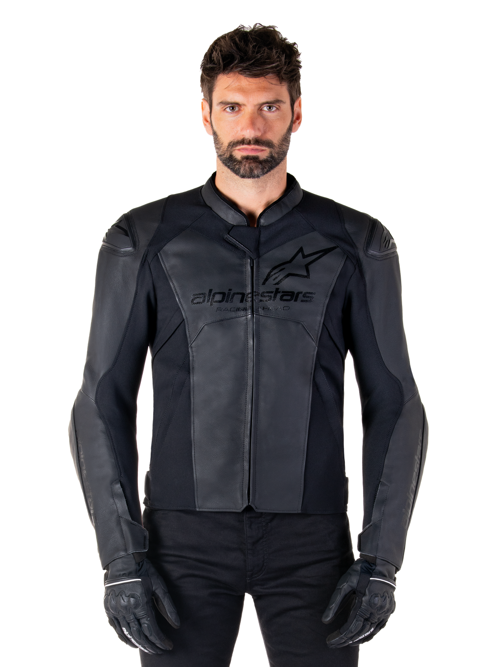 Alpinestars Faster V3 leren jas, zwarte motorjas, hoogwaardig leer met HRSF-stretchpanelen, slanke sportieve pasvorm, versterkte schouders met protectoren, gedragen met zwarte handschoenen, professionele uitrusting voor rijden op de weg