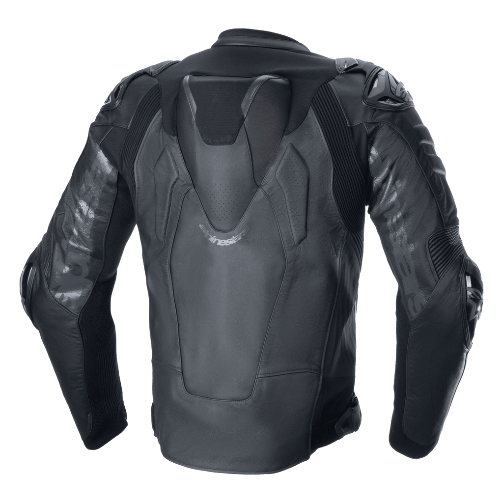Alpinestars Atem V5 Leren Jas, motorracejas, zwart, achteraanzicht met aerodynamische speedhump, DFS RR schouder- en elleboogbeschermers, technische lederconstructie met stretchpanelen en Alpinestars-branding op de mouwen