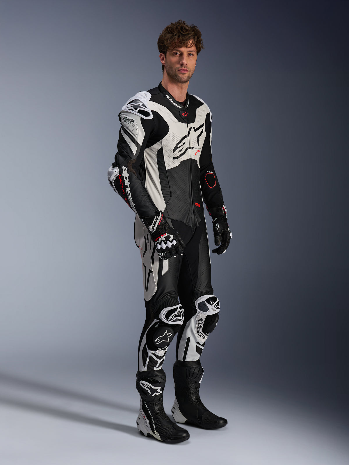 Alpinestars GP Plus V4 Sprint eendelig leren motorracepak voor heren, zwart, wit en fluo rood, Tech-Air Ready.