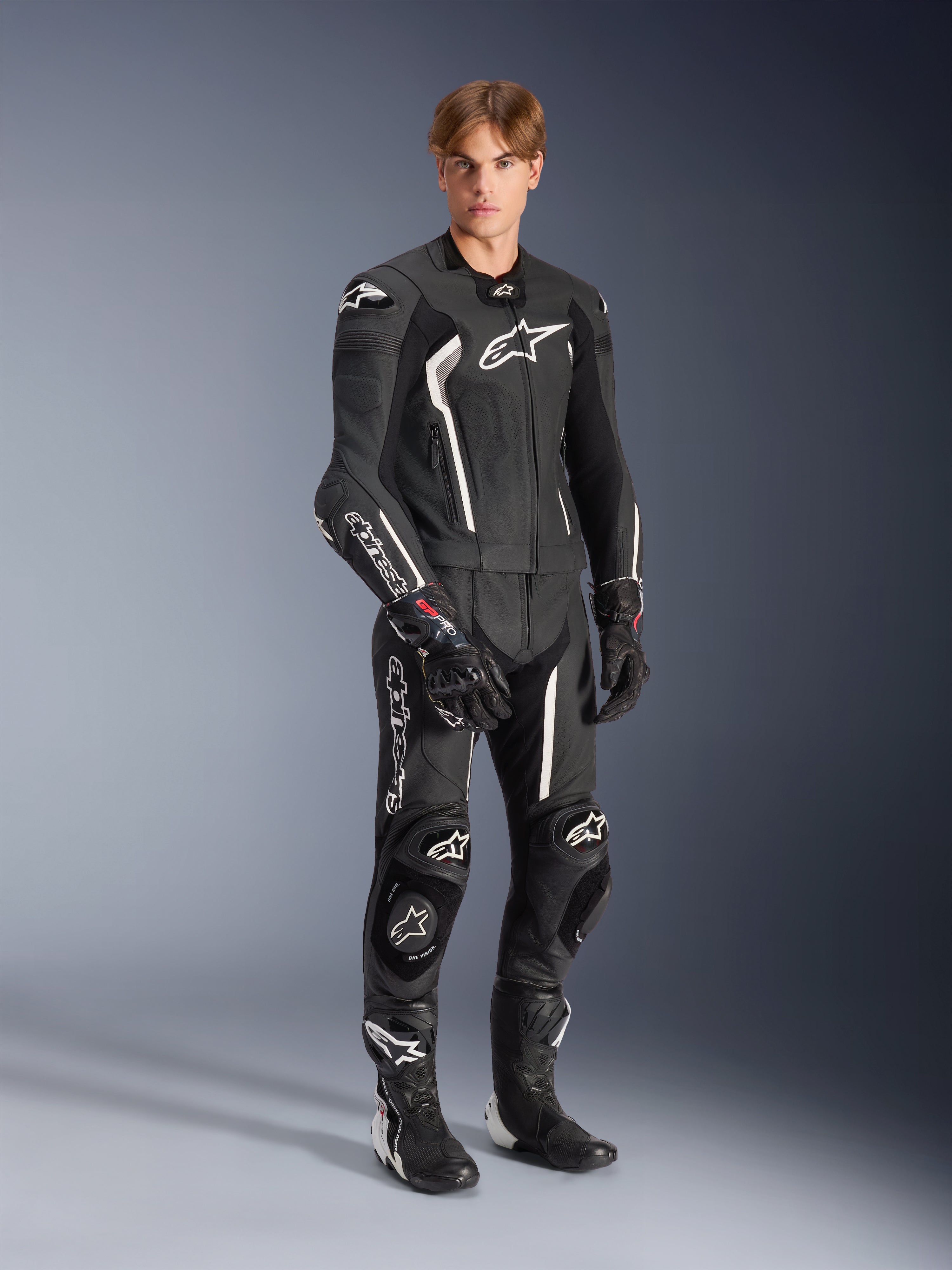 アルパインスターズ　missile V2 2ピース　48 Missile V2 2-Piece - Black Motorcycle Suit | Alpinestars®