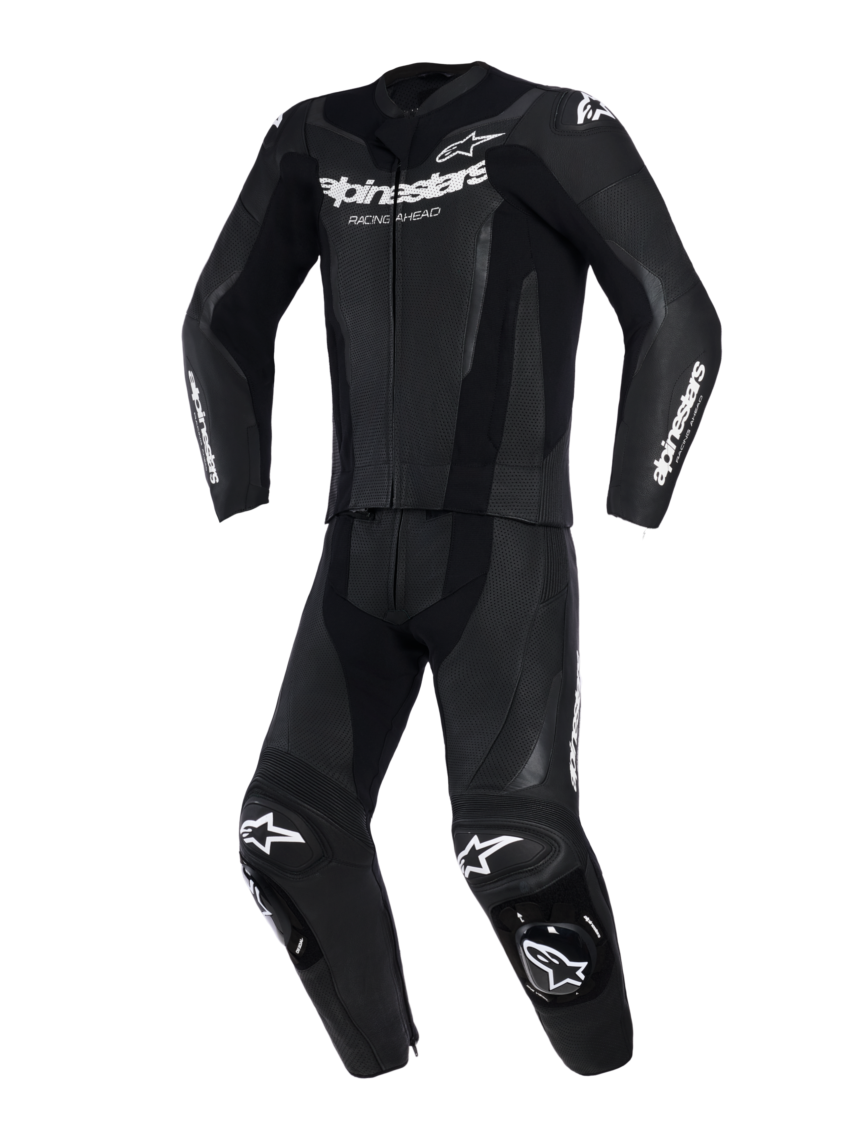 Alpinestars GP Force V2 2-delig leren pak, zwart, vooraanzicht, geperforeerde leren panelen, witte Alpinestars logo's op borst en mouwen, geïntegreerde kniesliders, hoogwaardige race- en sportuitrusting