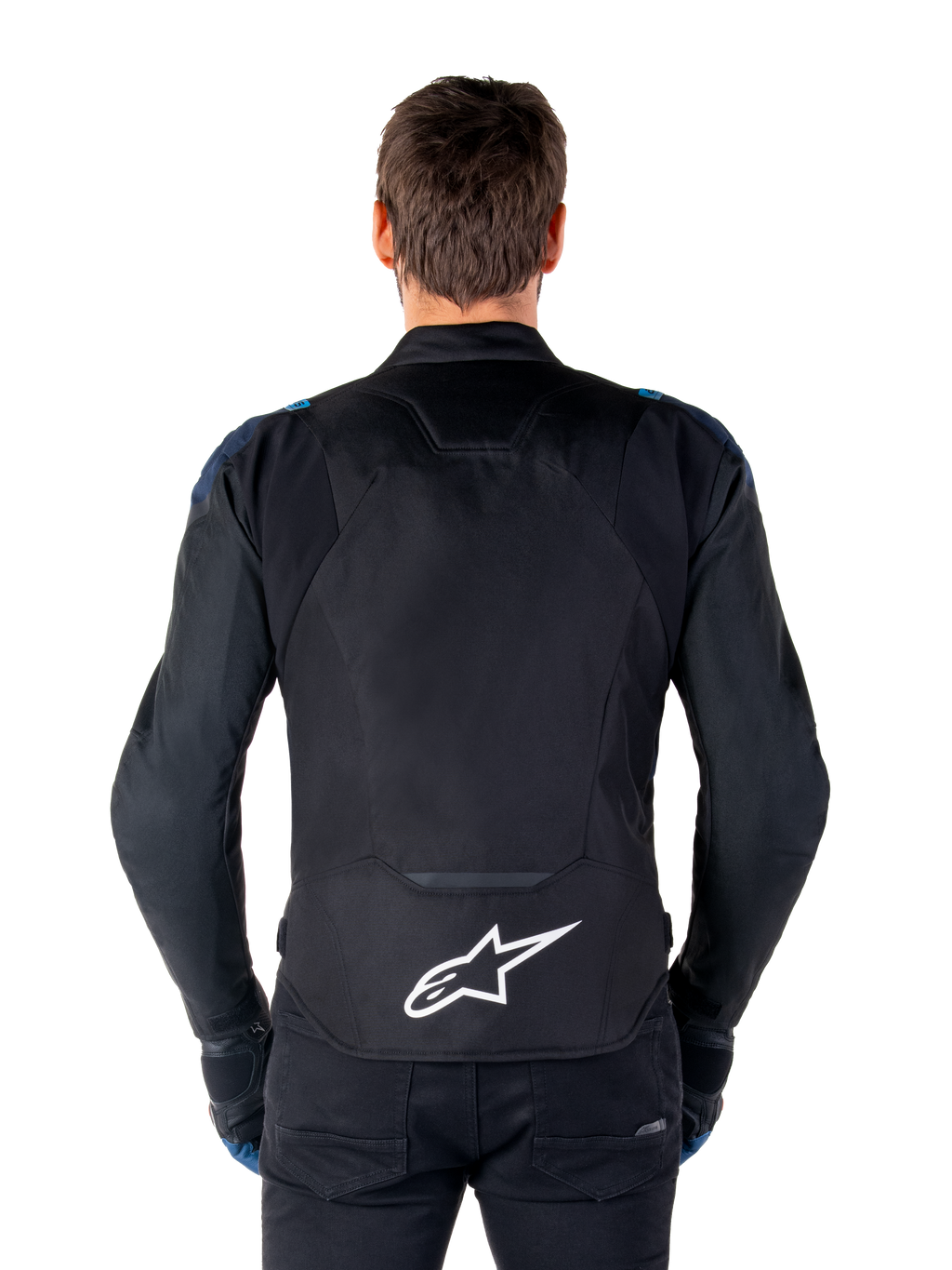 Alpinestars T-Jaws V4 Waterproof Jacket, motorjas, zwart donkerblauw Blithe Blue, achteraanzicht op een model, met een groot wit Alpinestars-logo op de onderrug, donkerblauwe schouderaccenten en een slank sportief silhouet.